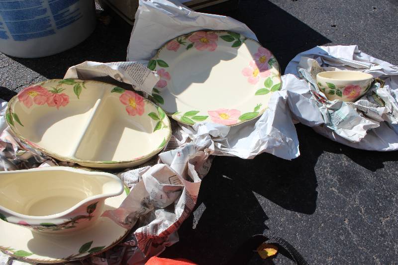lot 46 image: Franciscan Earthenware Hand-Painted Dish Set Includes Serving Bowls Plates, Cups, Pitcher