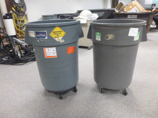 2 Garbage Cans