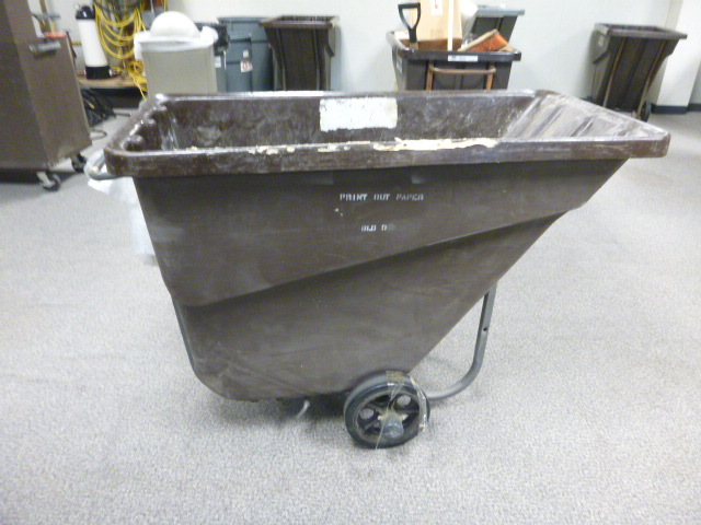 Rubbermaid Dump Cart