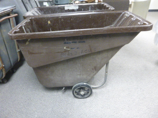 Rubbermaid Dump Cart