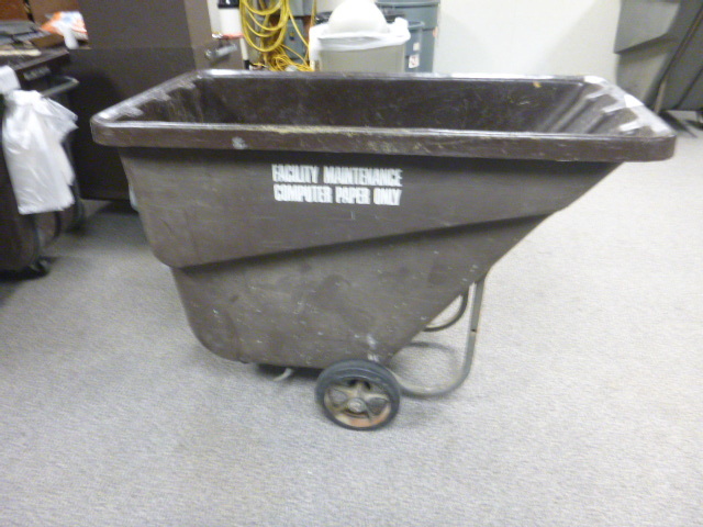 Rubbermaid Dump Cart