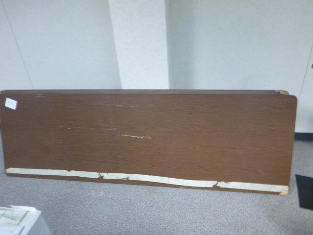 2 Folding Tables
