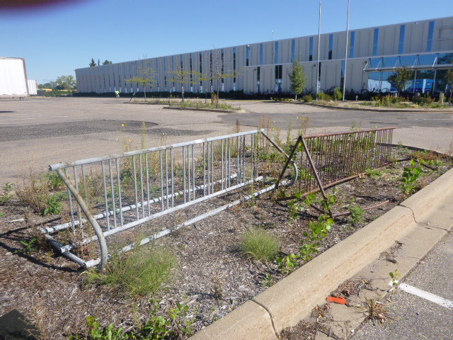 2 Bicycle Racks