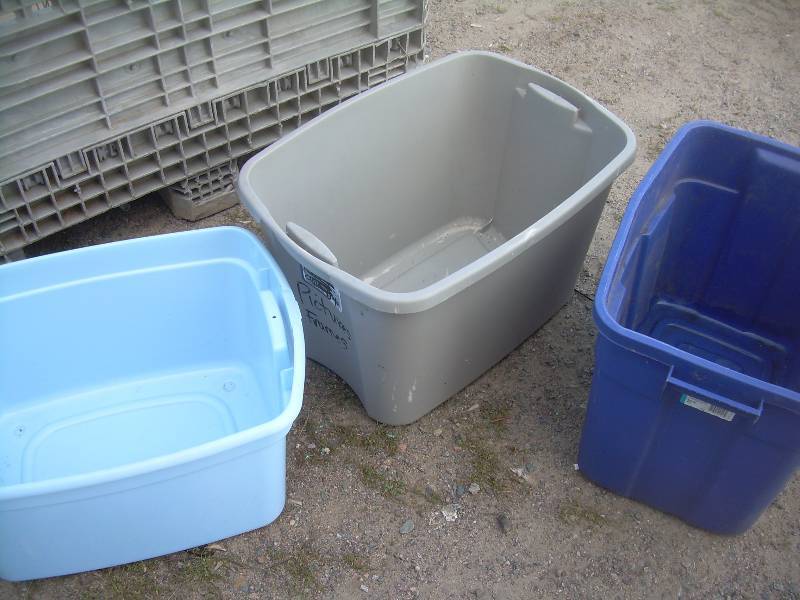 lot 38 image: 3 TOTES