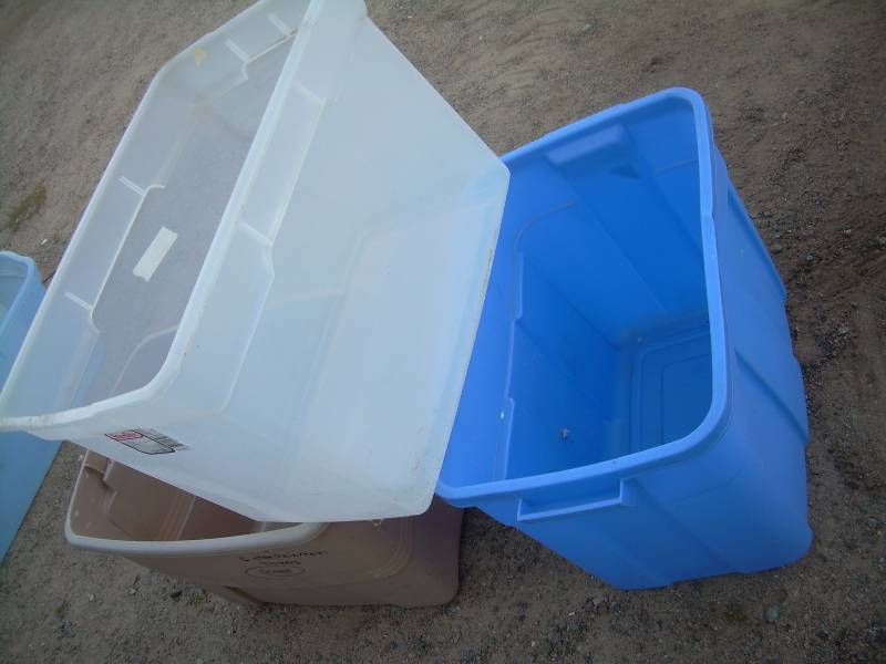 lot 40 image: 3 TOTES