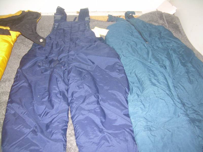 lot 43 image: CHILDS WINTER JACKET 5T 2 PAIR SNOW PANTS 4T AND 5 T