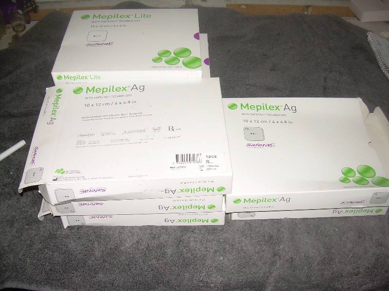 lot 59 image: NEW BANDGES