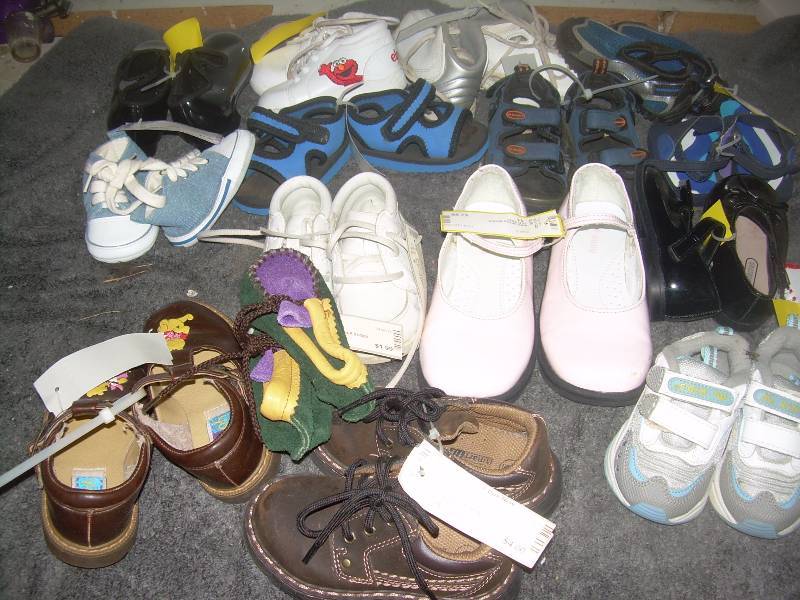 lot 78 image: EZ 5-6-11 KIDS SHOES