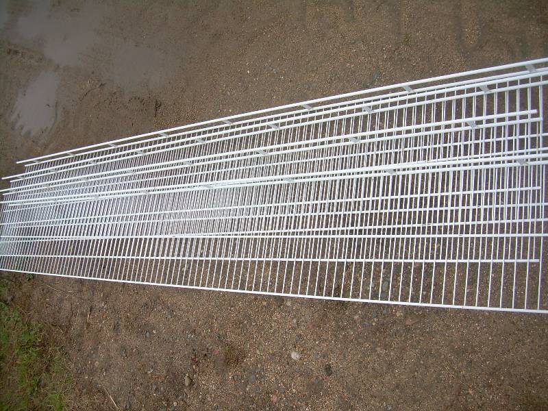 lot 89 image: 4 PIECES OF WIRE SHELVING