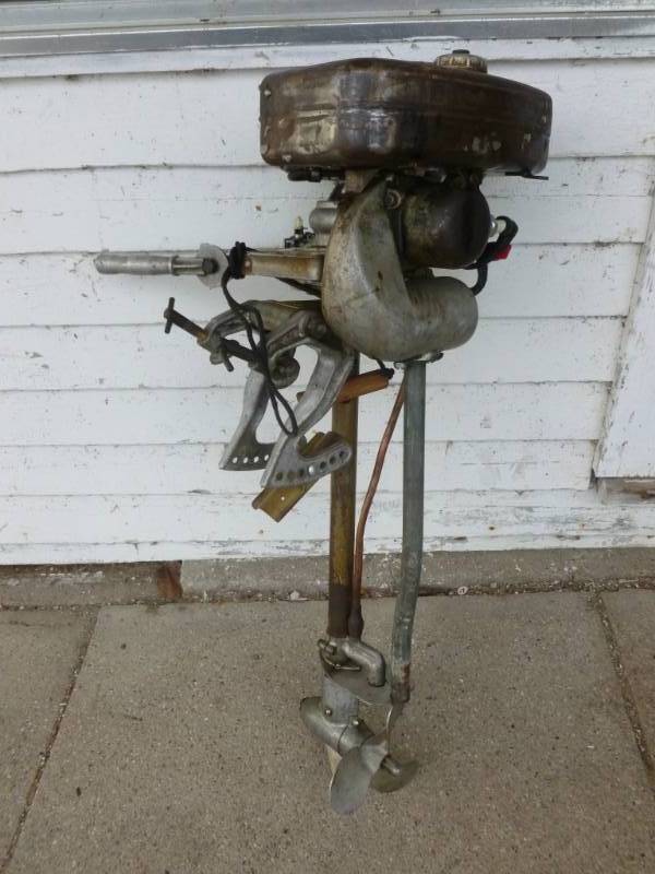 lot 6 image: Vintage Boat Motor