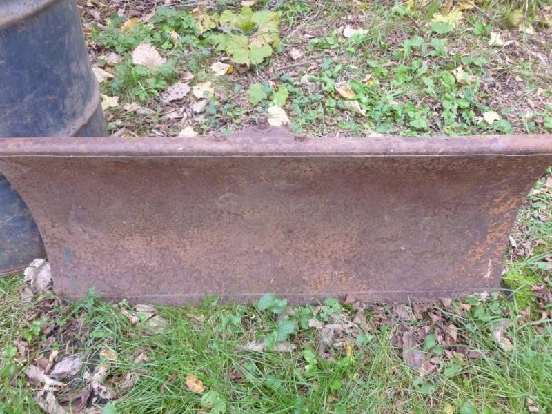 lot 23 image: Vintage Push Blade