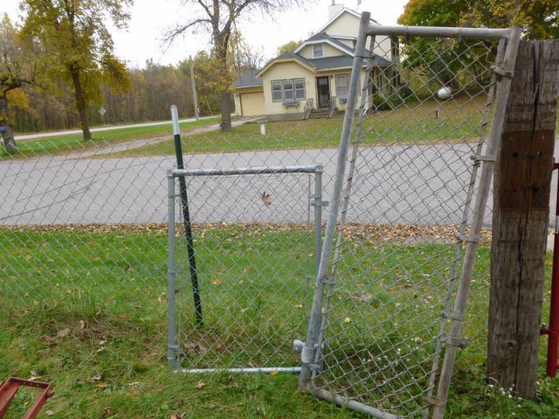 lot 24 image: Fence Gates