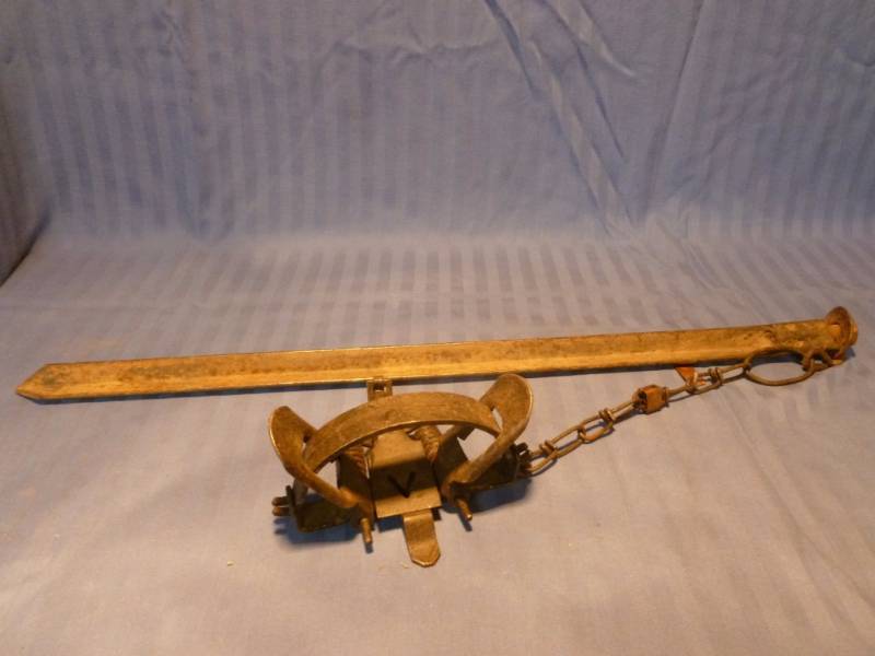 lot 35 image: Trap