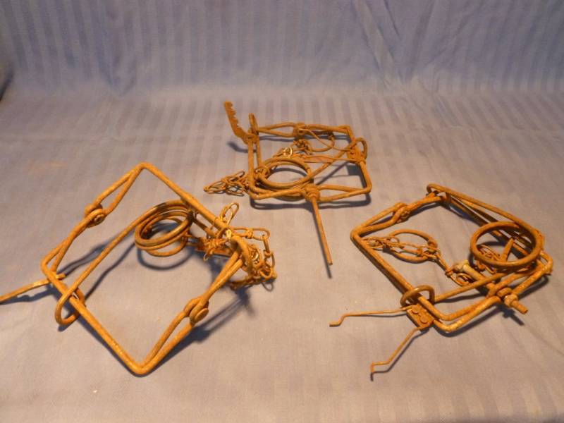 lot 38 image: Traps