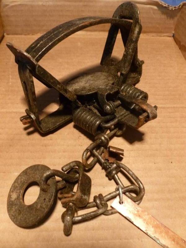 lot 44 image: Trap