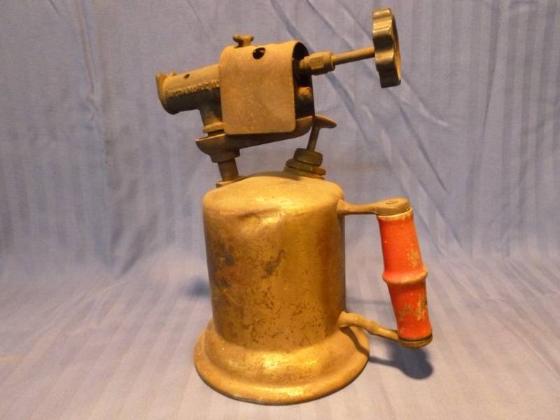 lot 48 image: Vintage Brass Torch