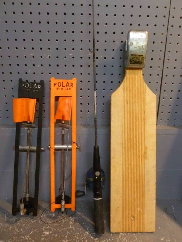 lot 50 image: Fishing Items