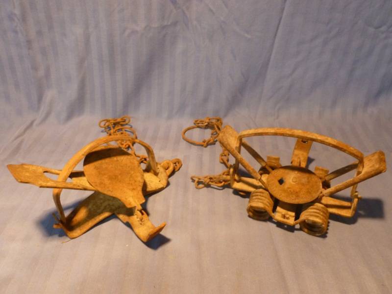 lot 59 image: Vintage Traps