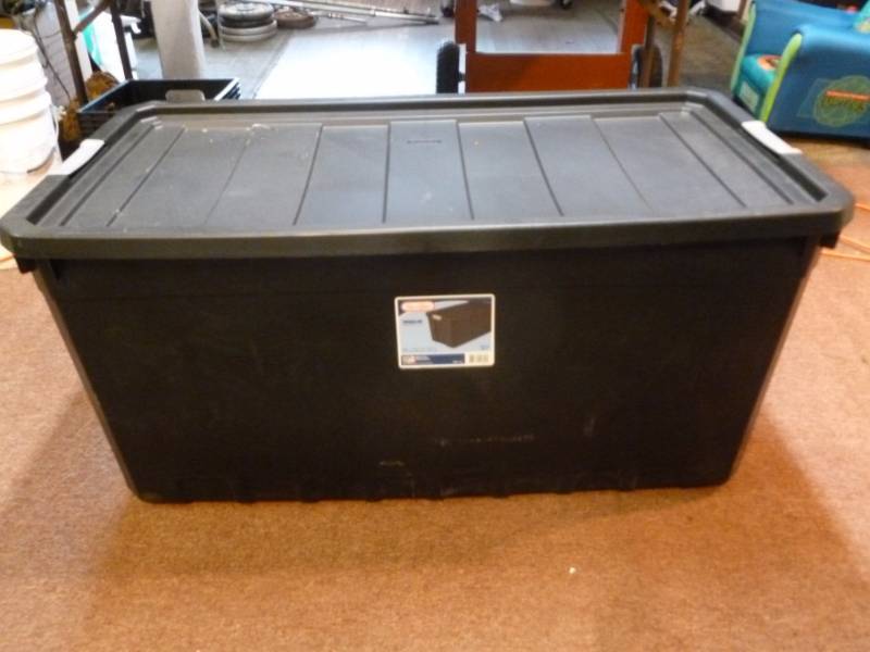 lot 72 image: Storage Tote