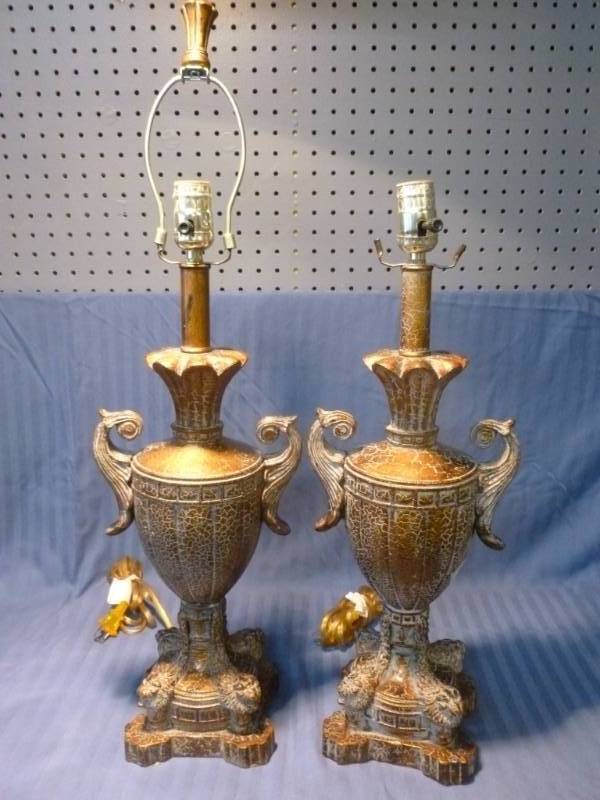 lot 73 image: End Table Lamps