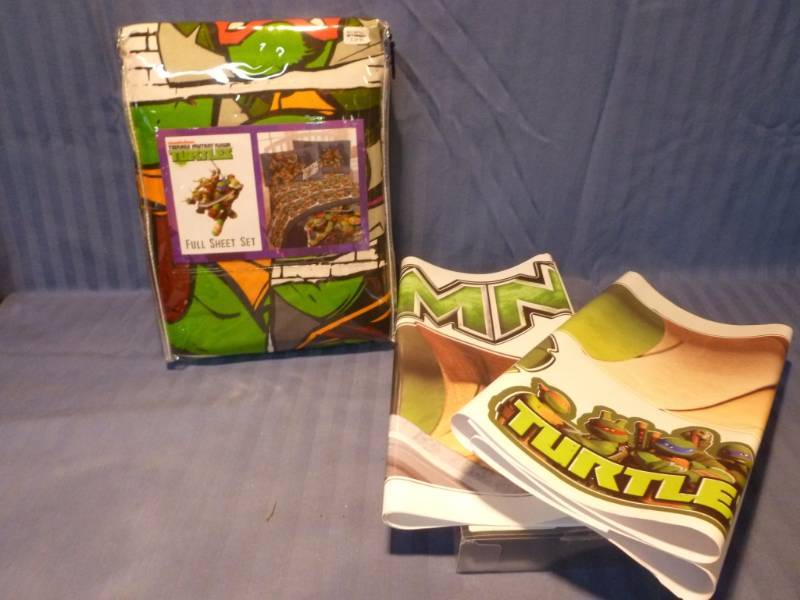 lot 85 image: Teenage Mutant Ninja Turtles Items