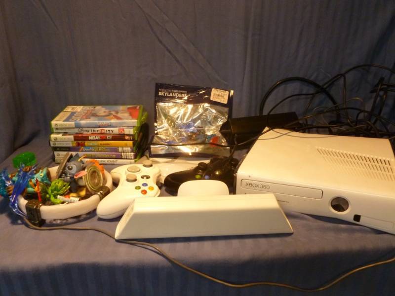 lot 96 image: XBOX 360 Game Console