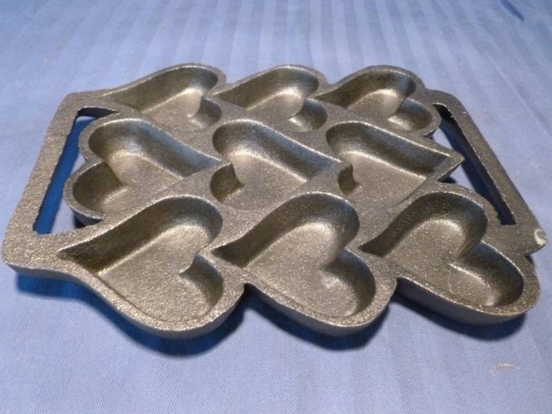 lot 100 image: Cast Iron Pan