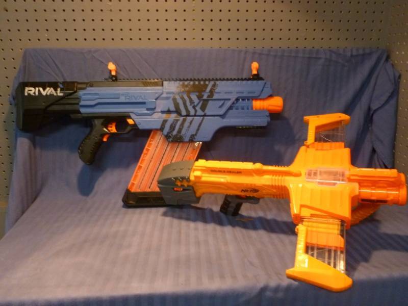 lot 105 image: Nerf Guns