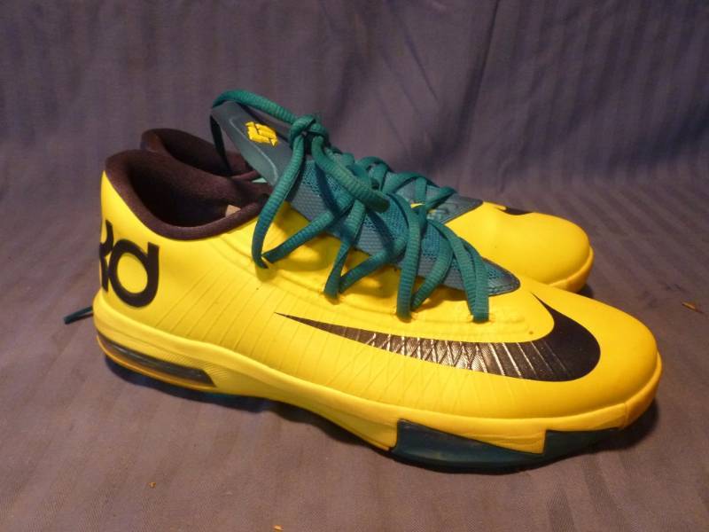 lot 111 image: Nike Shoes