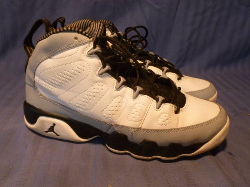 lot 113 image: Nike Air Jordan Shoes