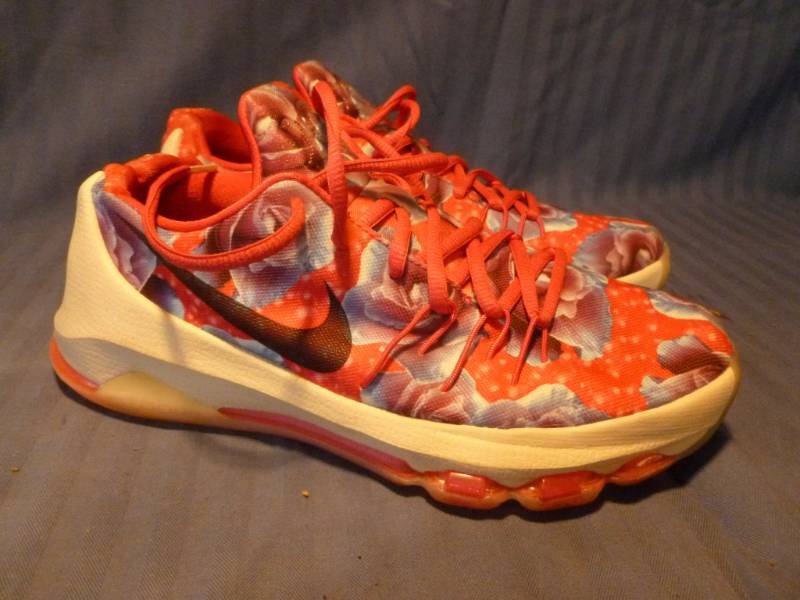 lot 114 image: Nike Shoes