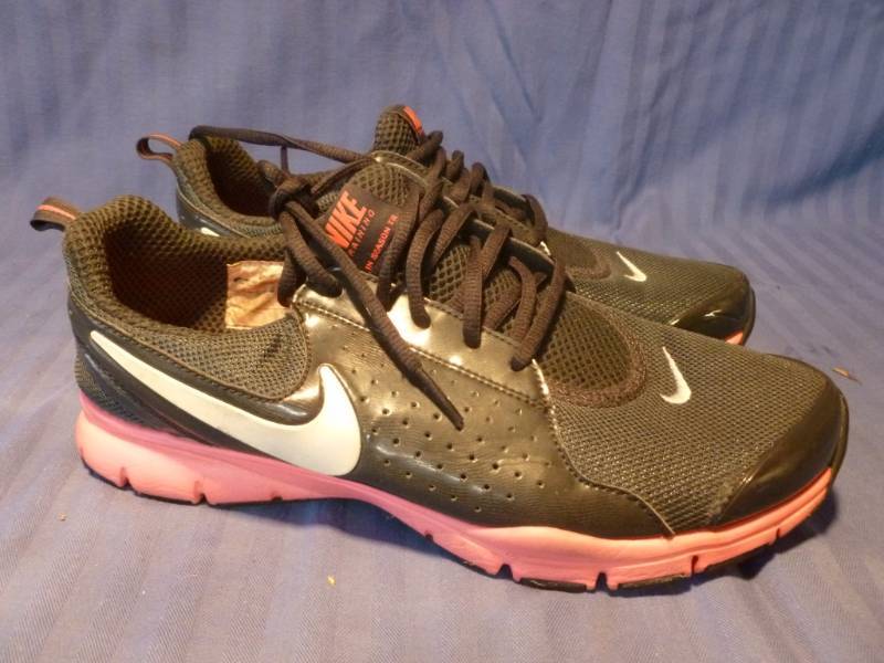 lot 115 image: Nike Shoes