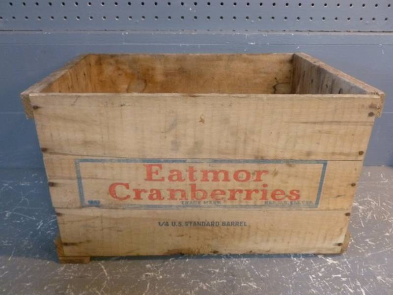 lot 123 image: Vintage Wooden Box