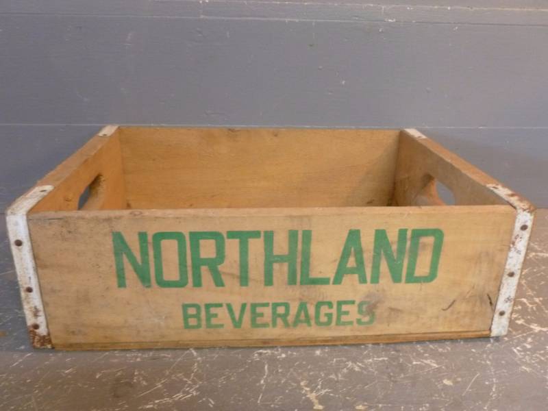 lot 124 image: Vintage Wooden Case