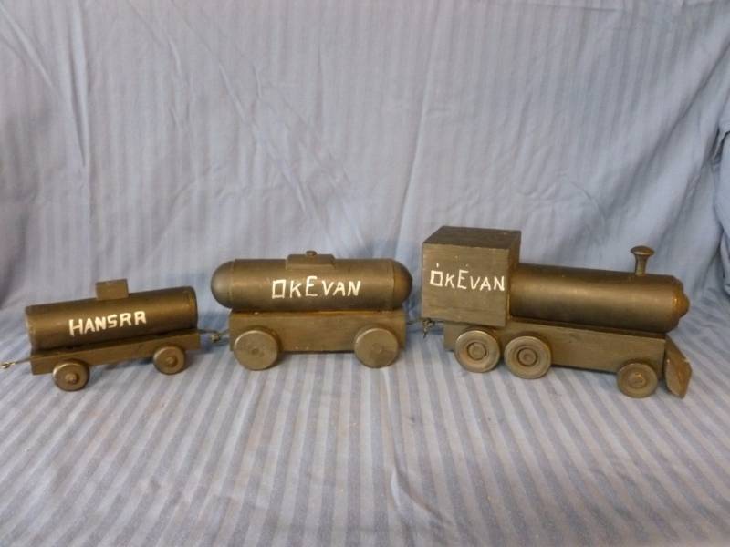lot 152 image: Wooden Train Set