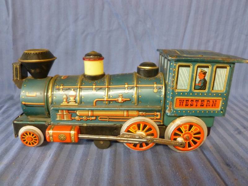 lot 155 image: Vintage Tin Toy