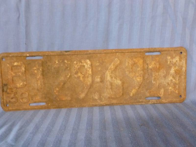 lot 162 image: Vintage License Plate