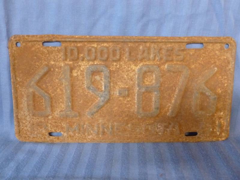 lot 165 image: Vintage License Plate