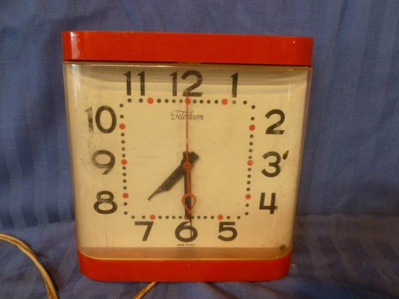 lot 188 image: Vintage Clock