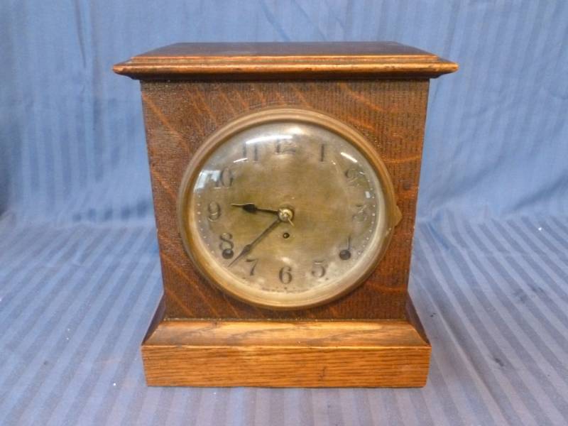lot 191 image: Antique Clock