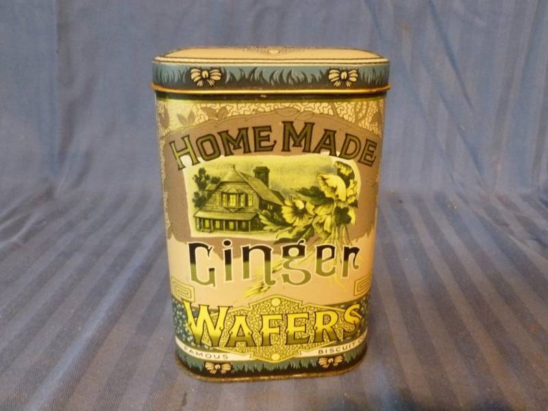 lot 225 image: Vintage Metal Container
