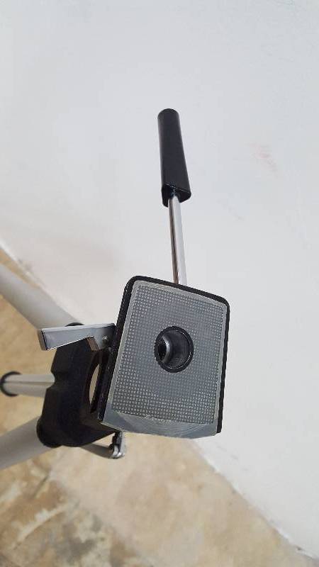 lot 550 image: AS-IS - Slik Brand Tripod w Panhead - MISSING MOUNTING TOP