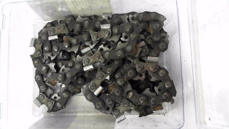 lot 215 image: AS-IS - USED Blue Max 18 Chain replacement for 38cc Chainsaw - SHOWS WEAR AND DEBRIS