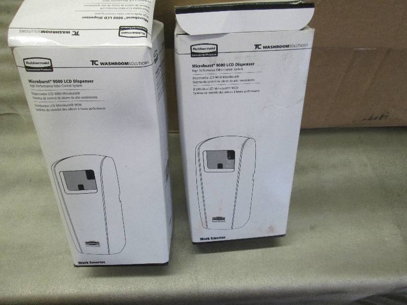 Lot of 2 Rubbermaid Commercial 4013...