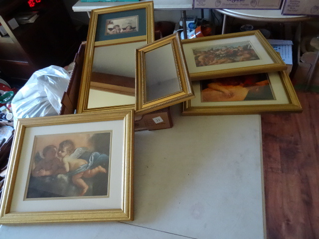 lot 33 image: Framed Prints Cherubs & Mirror Set