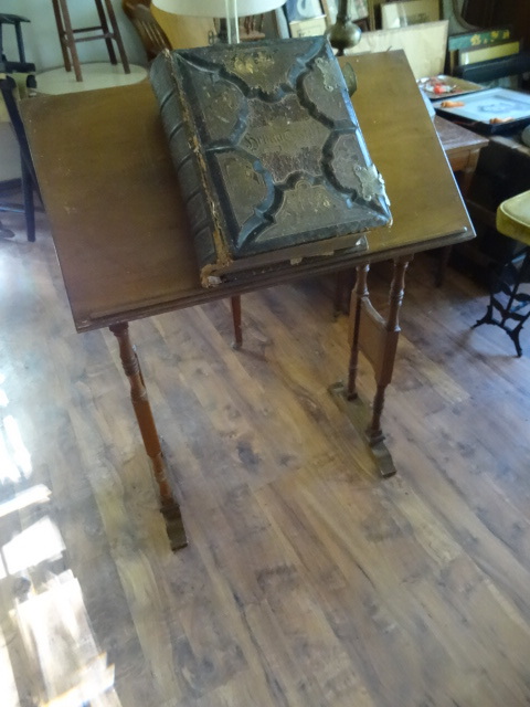 lot 42 image: Folding Vintage Bible Stand, Bible Not Included
