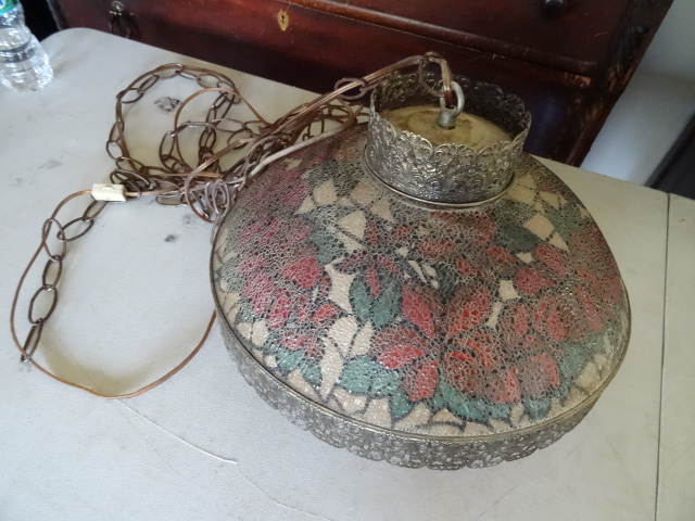 lot 63 image: Vintage Reverse Painted Hanging Lamp