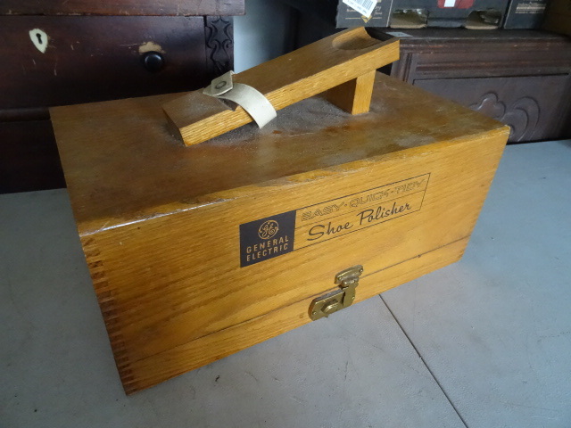 lot 95 image: GE Easy Quick Tidy Shoe Polisher