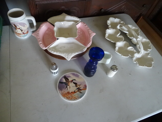 lot 106 image: Lazy Susan Horderves Tray,