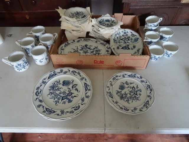 lot 110 image: Japan Blue Danube Dinnerware, Total 44 Pc.